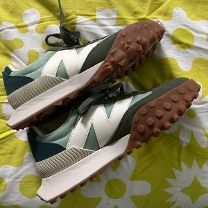 NWOT New Balance XC72 sneakers